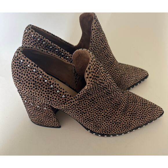Gianni Bini 'Daveigh' Women's 9M Cheetah Print Suede Bootie Chunky Heel Stud - Picture 2 of 6